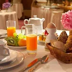 Horset Opera, Western Premier Collection Hotel