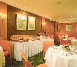 Horset Opera, Western Premier Collection Hotel 4*